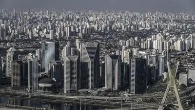 Edificios en el distrito financiero en esta fotografía aérea tomada en Sao Paulo, Brasil.