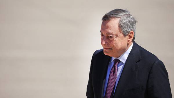 Italia entra en semana determinante con gobierno de Draghi al borde del colapsodfd