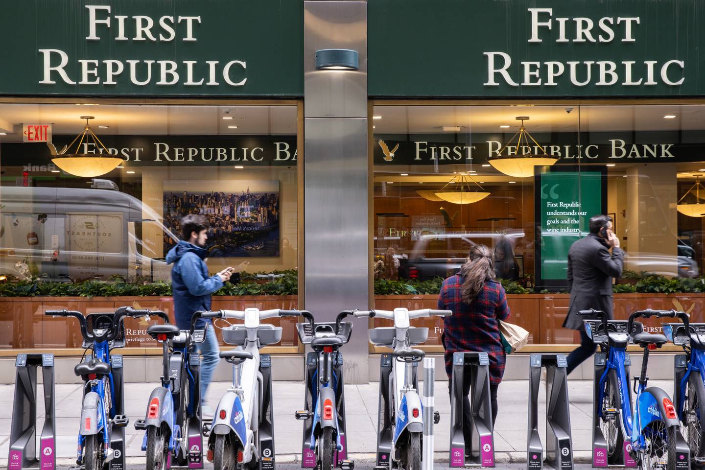Sucursal del First Republic Bank en Nueva York el viernes 10 de marzo.Fotógrafo: Jeenah Moon/Bloombergdfd