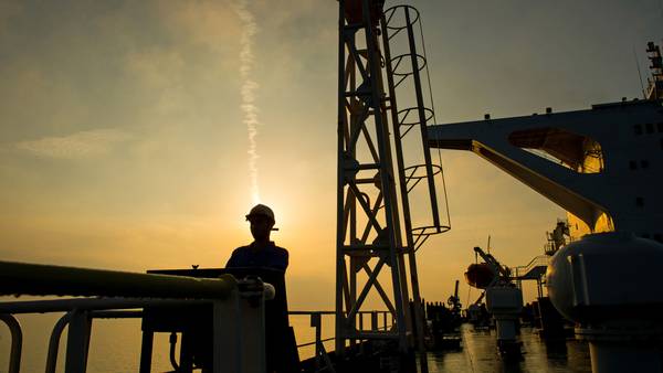 Barril de petróleo a US$100 vuelve al juego tras recortes sorpresivos de OPEP+dfd