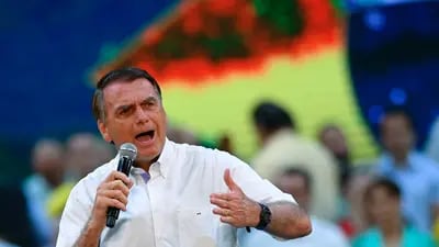Ao mesmo tempo em que vem melhorando desempenho nas intenções de voto, Bolsonaro também vê queda gradativa na rejeição