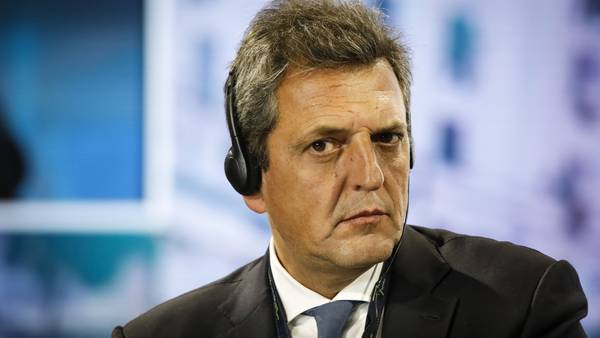 Argentina’s Economy Minister Sergio Massa Vows to Use All Tools to Stop Peso Slidedfd