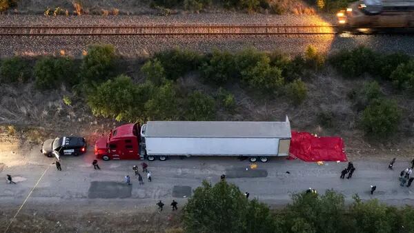Tras tragedia de migrantes, Texas iniciará control vehicular en frontera con Méxicodfd
