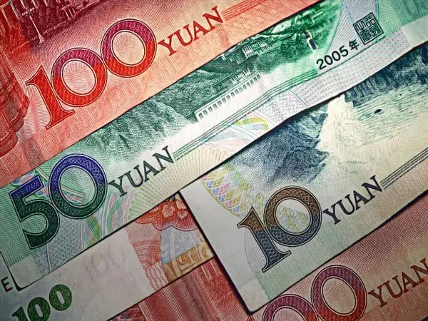 Yuan chino sustituye al dólar como divisa más negociada en Rusia