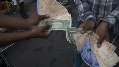 El oficial aún arriba: así abrió el dólar este viernes 27 de agosto en Venezuela
