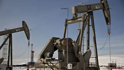 Petróleo amplía sus ganancias y WTI supera US$75 por la crisis energética mundial