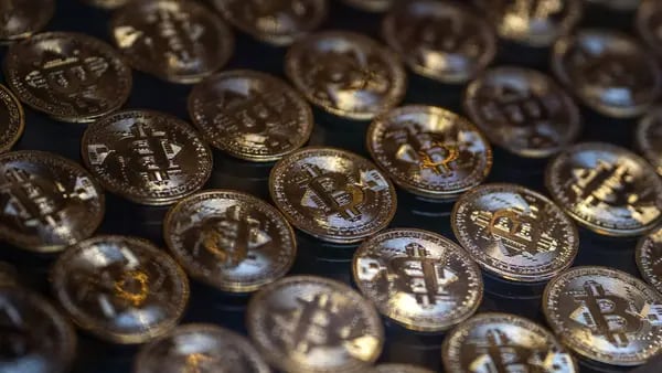 Banco de Inglaterra está preocupado por adopción de bitcoin en El Salvadordfd
