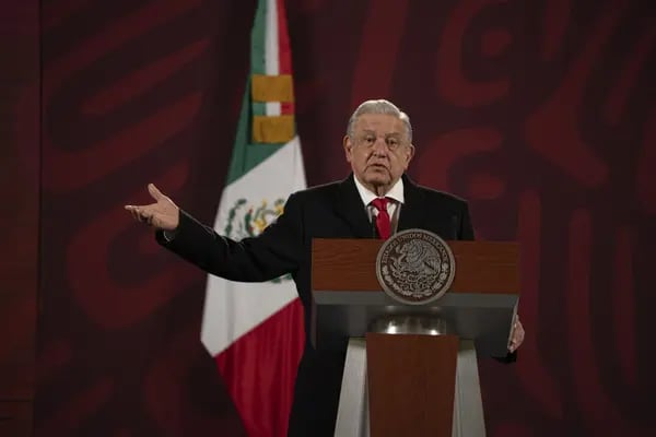 El presidente de México dijo que Hacienda informará este 27 de enero sobre el plan de financiamiento.