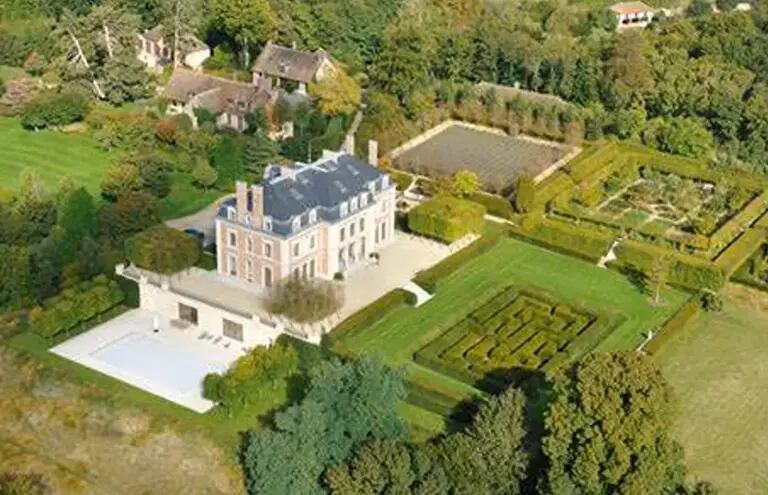 Una vista aérea de la mansión en Francia.dfd