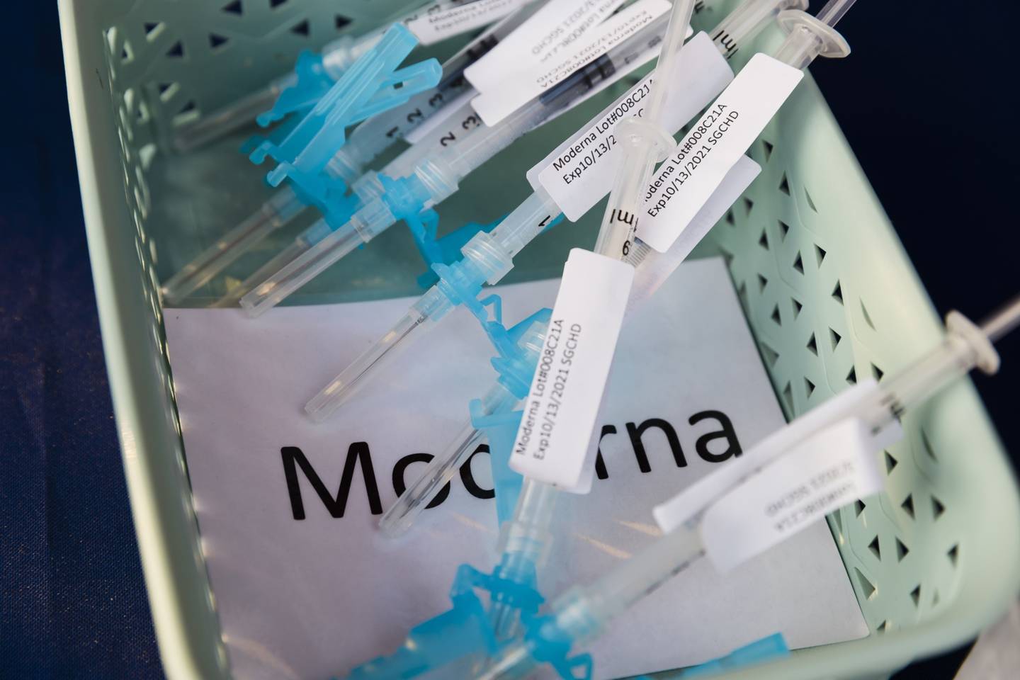 Dosis de la vacuna de Moderna contra el Covid-19 en un centro de vacunación en Hammons Field, en Springfield, Missouri, Estados Unidos.
