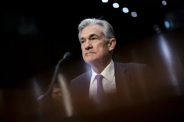 Ainda não há uma decisão sobre quando começar a reduzir juros, disse Powell