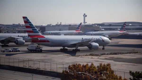 CEO da American Airlines se junta ao coro de críticas à Boeing por falhasdfd