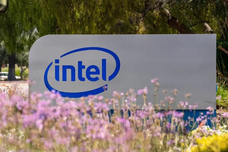 Intel headquarters in Santa Clara, California, US, on Tuesday, July 26, 2022. Intel Corp. is scheduled to release earnings figures on July 28. Photographer: David Paul Morris/Bloombergdfd