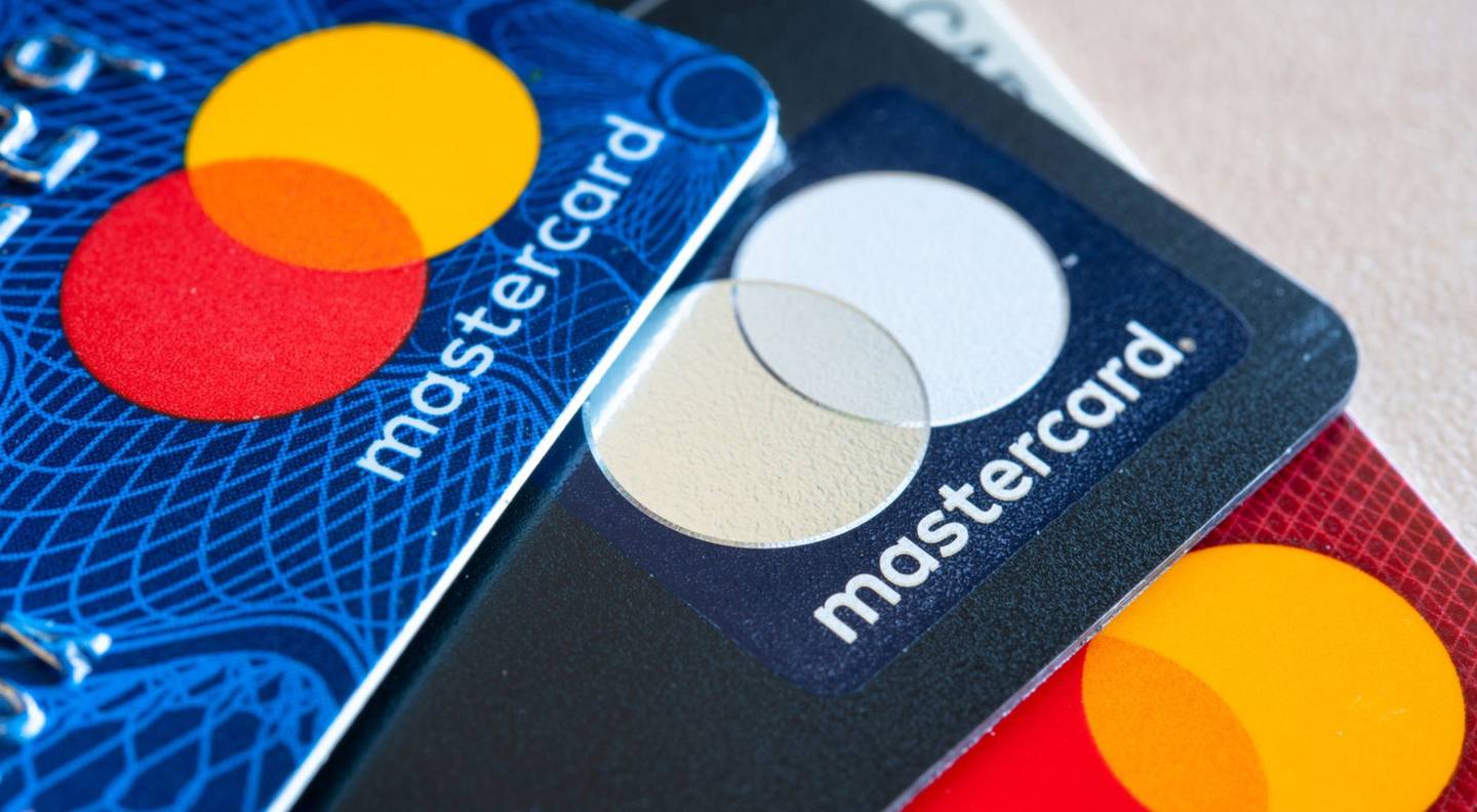 Mastercard permitirá a bancos ofrecer tarjetas de débito y crédito cripto.