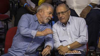 Lula busca tranquilizar a empresarios tras reunión con multimillonarios de Brasildfd