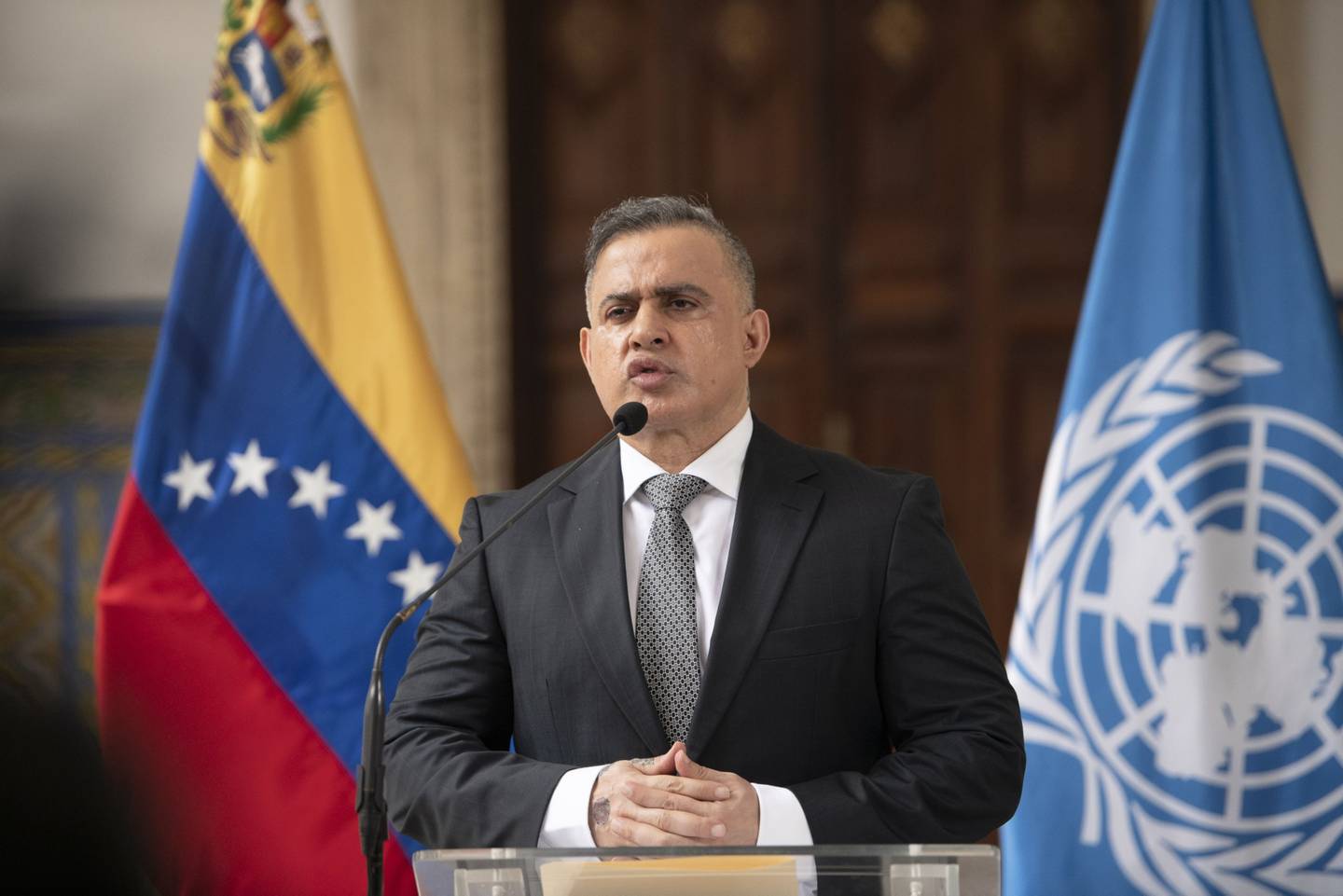 El fiscal de Venezuela, Tarek William Saab, informó del inicio de una investigación penal contra el gobernador opositor Antonio Barreto Sira tras el desbordamiento de un río en el estado Anzoátegui por las fuertes lluvias de los últimos días.dfd