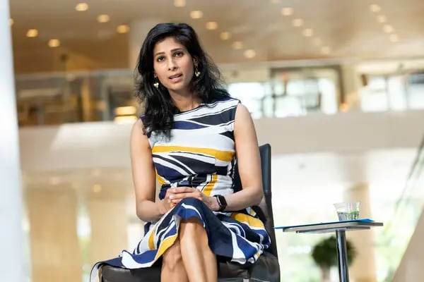 Gita Gopinath, Conselheira Econômica e Diretora do Departamento de Pesquisa do FMI, chamou a atenção para as lacunas entre os países no processo de vacinação
