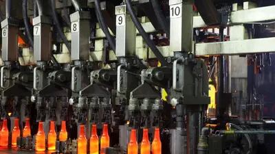 A nova unidade da Ambev vai produzir garrafas no Paraná a partir da reciclagem de cacos e retornáveis, que podem ser reutilizadas mais de 20 vezes ao ano