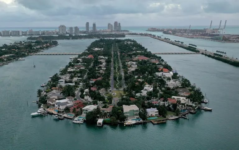 Sea levels along the U.S. could rise about one foot by 2050, scientists have warned, with larger increases on the Gulf and East coasts, including in cities like Miami. Photographer: Joe Raedle/Getty Imagesdfd