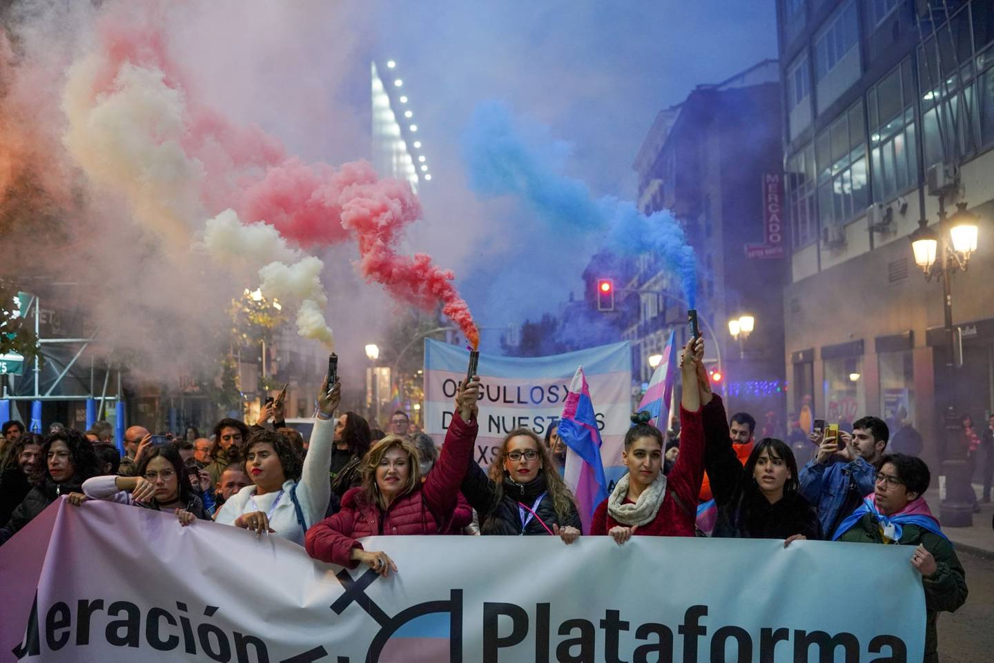 Manifestantes protestan contra las posibles enmiendas a la "Ley Trans" española en Madrid, España, el 10 de diciembre de 2022. Fotógrafa: Manaure Quintero/Bloomberg