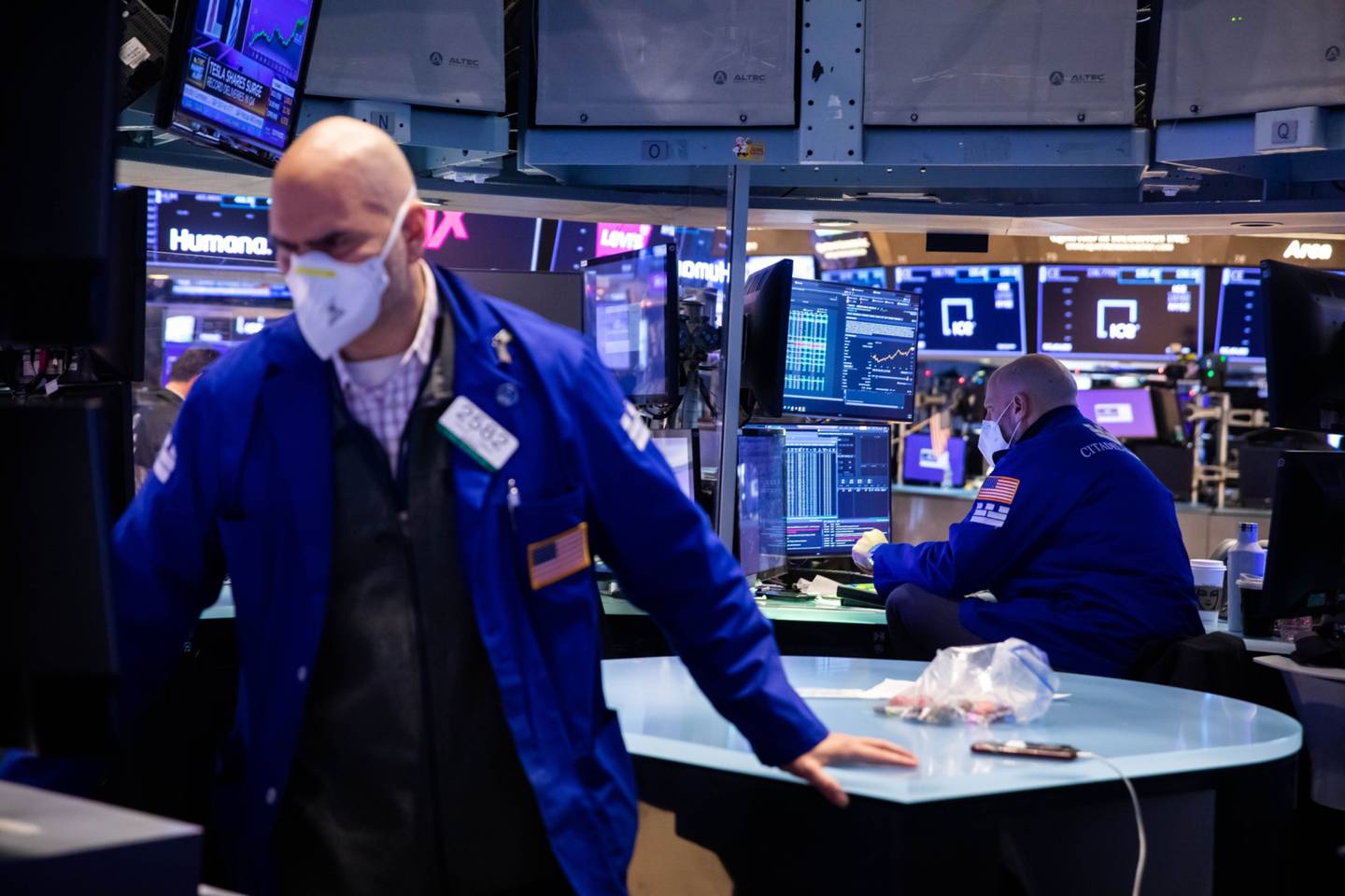 Wall Street termina semana tensa com fortes ganhos