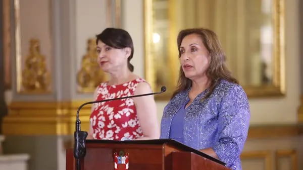 Perú ordena retiro defintivo de su embajador de México tras “injerencia” de AMLOdfd