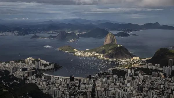 Top Brazil Hedge Funds Pull Back Ahead of Election, Fed Hikedfd