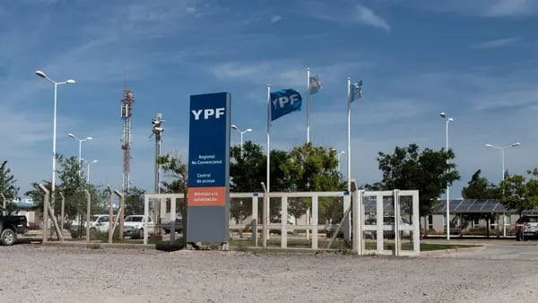 ¿Cuánto invertirá YPF en petróleo, gas y renovables en 2022?dfd