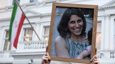 Irã pode libertar voluntária britânica após 8 anos de detençãodfd