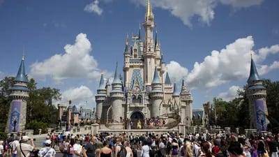 Parque da Disney nos EUA: brasileiros retomam viagens para destinos no exterior