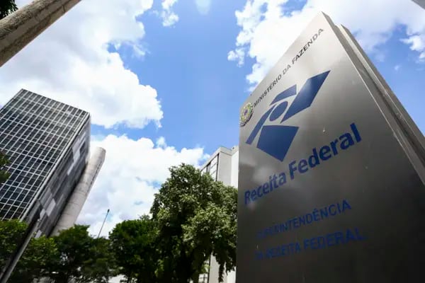 Receita Federal deve arrecadar mais R$ 2,14 bilhões com aumento de imposto