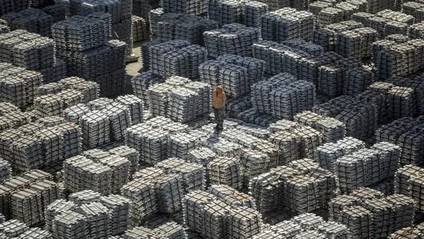 EE.UU. detiene el ingreso de aluminio de China por sospecha de trabajos forzadosdfd