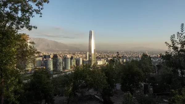 Empresas chilenas moderarán sus planes de crecimiento este año, según Fitchdfd