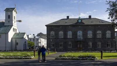 Islândia corrige dados e não terá maioria de mulheres no Parlamento