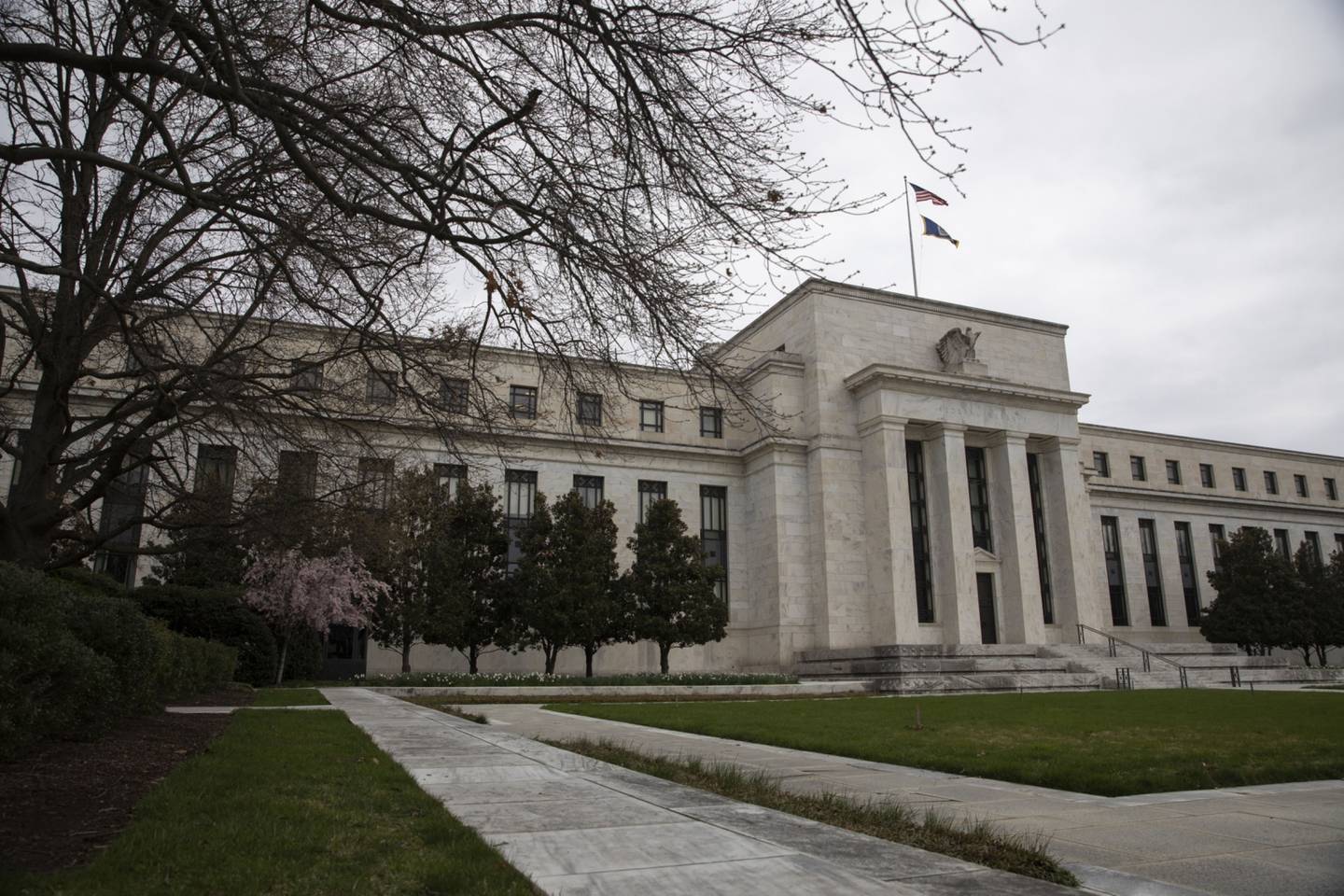 Fed subirías las tasas de forma agresiva