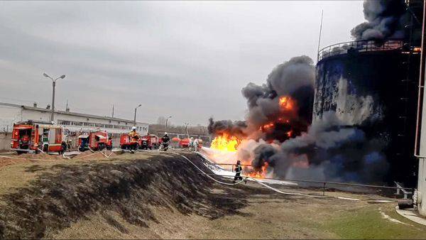 Rusia dice que helicópteros ucranianos atacaron depósito de petróleo en su territoriodfd