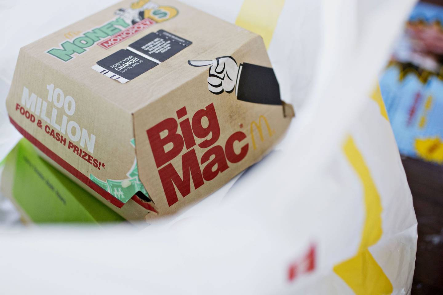 A McDonald's Corp. Big Mac hamburger is arranged for a photograph in Tiskilwa, Illinois, U.S., on Friday, April 15, 2016. McDonald's Corp. is expected to report quarterly earnings on April 22. Photographer: Daniel Acker/Bloomberg