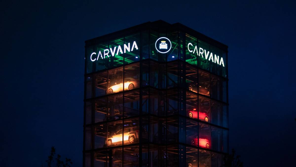 Carvana’s Crash Drags Analysts’ Views and Raises Doubts on Its Business Modeldfd