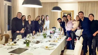 El 14 de julio de 2020, la primera dama, Fabiola Yáñez, celebró su cumpleaños con amigos y el Presidente Fernández en la quinta presidencial de Olivos