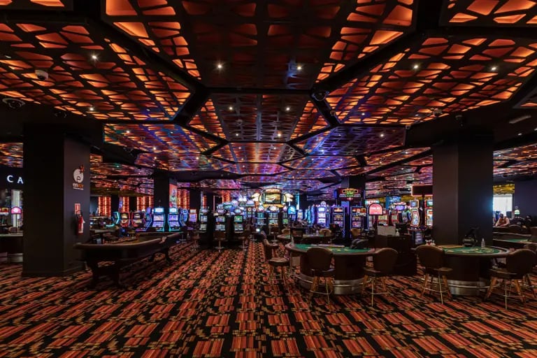 El casino del hotel Enjoy Punta del Este es uno de los lugares más atractivos para los clientes exclusivos.dfd