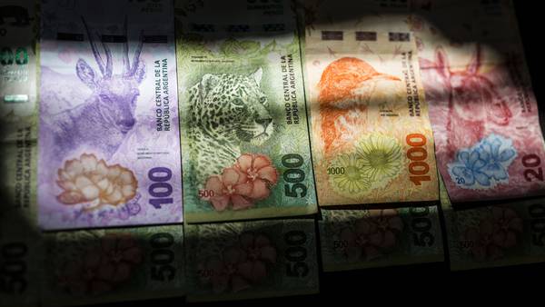 Por su inflación galopante, Argentina no imprime billetes menores a $500 desde 2020dfd