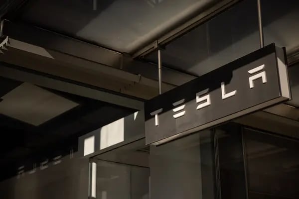 Una sala de exposición de Tesla en Nueva York, EE.UU., el martes 2 de enero de 2023.