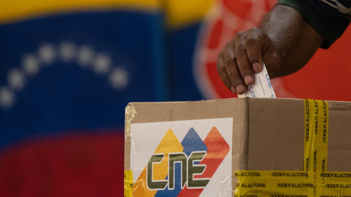 Venezuela: Eleições regionais têm violência e falta de mesários