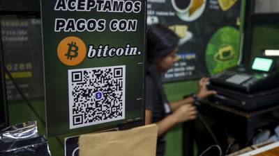 Remesas en bitcoin bajan 6% el tercer trimestre en El Salvadordfd