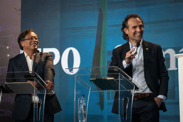 Gustavo Petro, candidato presidencial del partido Colombia Humana, izquierda, y Federico Gutiérrez, candidato presidencial del partido Movimiento Creemos.dfd