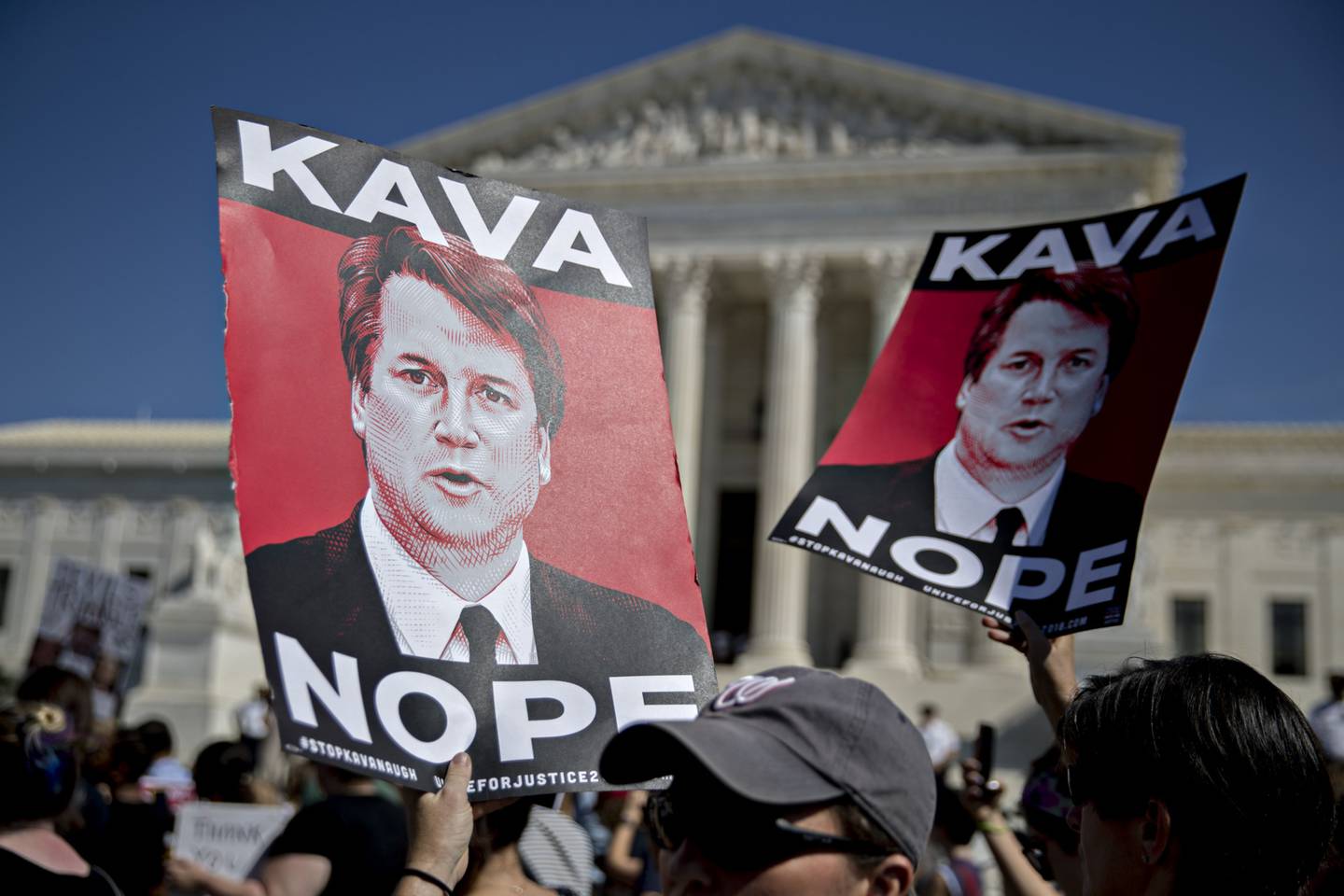 Manifestación de manifestantes contra la nominación de Kavanaugh al Tribunal Supremo en 2018. Fotógrafo: Andrew Harrer/Bloombergdfd