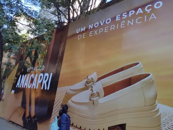 Futura megaloja da Anacapri, marca da Arezzo, na rua Oscar Freire, em São Paulo: local abrigará áreas de P&D, marketing e vendas, hoje no prédio da sede na Berrini (Foto: Sergio Ripardo/Bloomberg)
