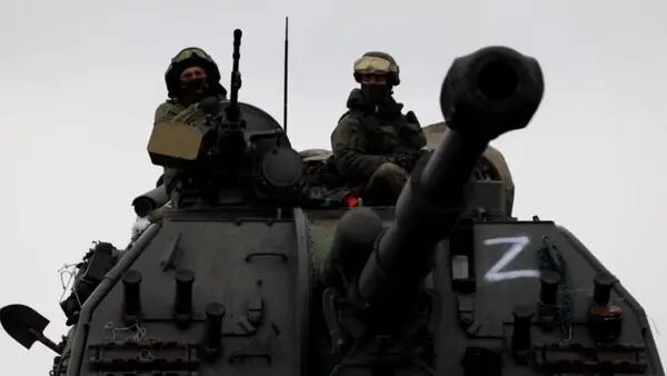 Rusia ataca una base militar ucraniana cerca de la frontera polacadfd