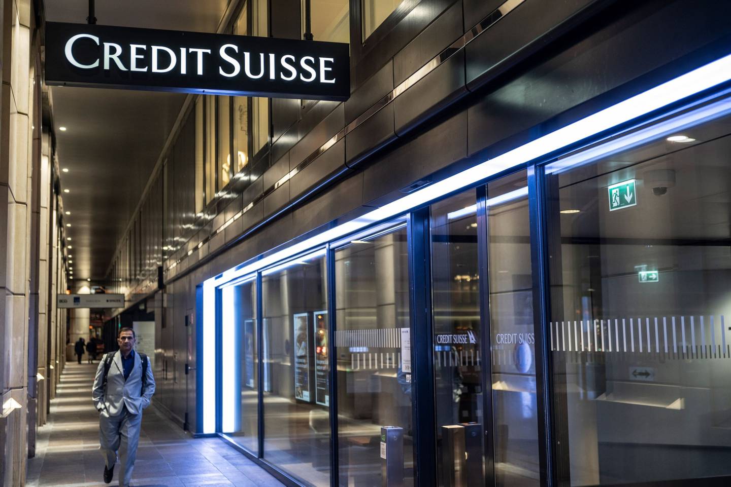 El apoyo del banco central suizo impulsa la subida de Credit Suisse y otros bancos del sector