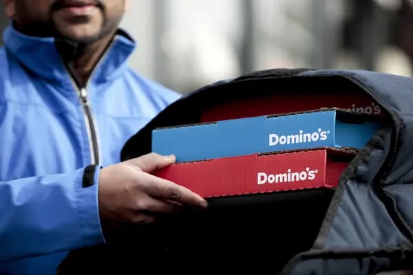Alsea administra en España franquicias como Domino's Pizza